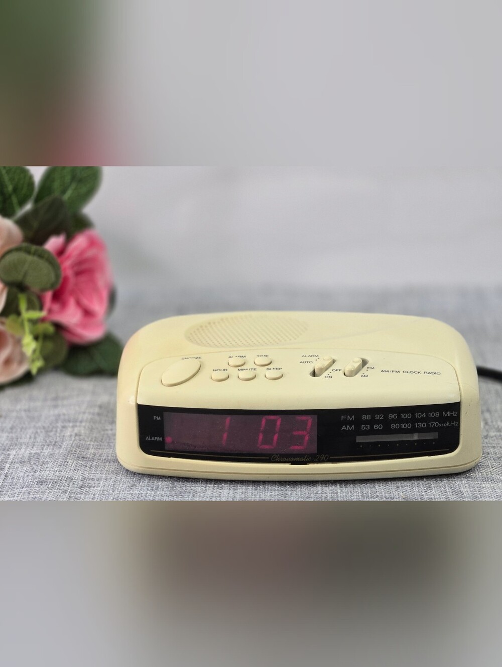 Vintage Radio Shack Chronomatic-290 AM/FM Clock Radio | Retro 90s Cream Digital